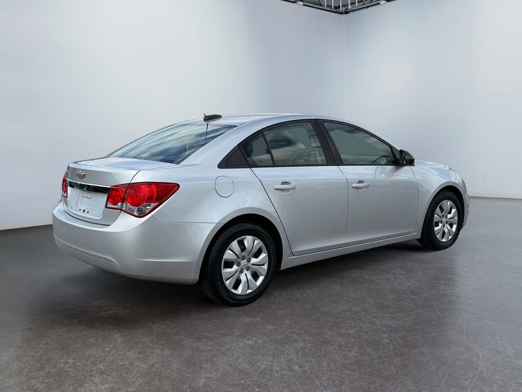 Used 2015 Chevrolet Cruze LS FWD image 3