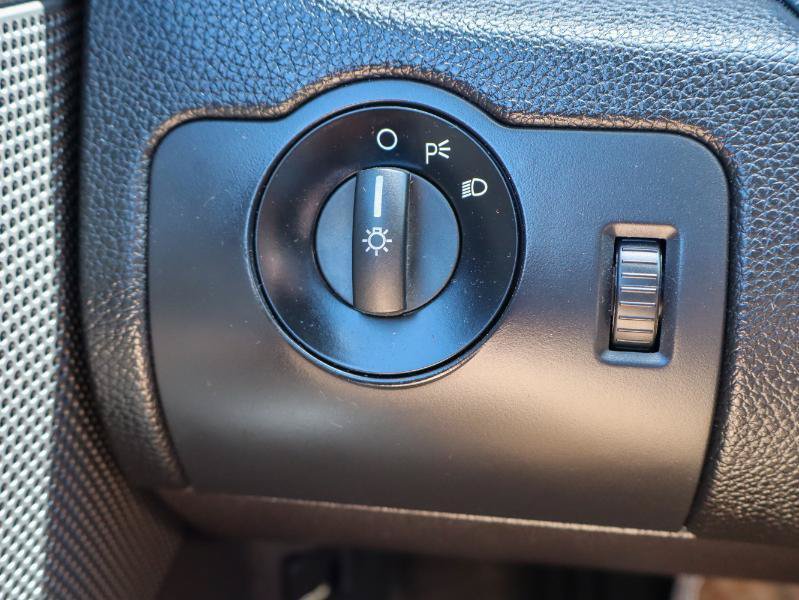 Used 2014 Ford Mustang Coupe RWD image 17
