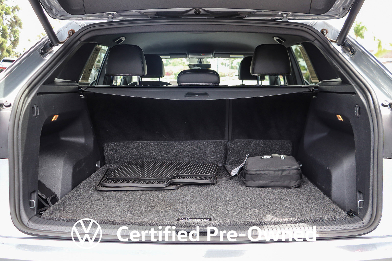 Certified 2022 Volkswagen Atlas Cross Sport SE AWD/4WD image 28