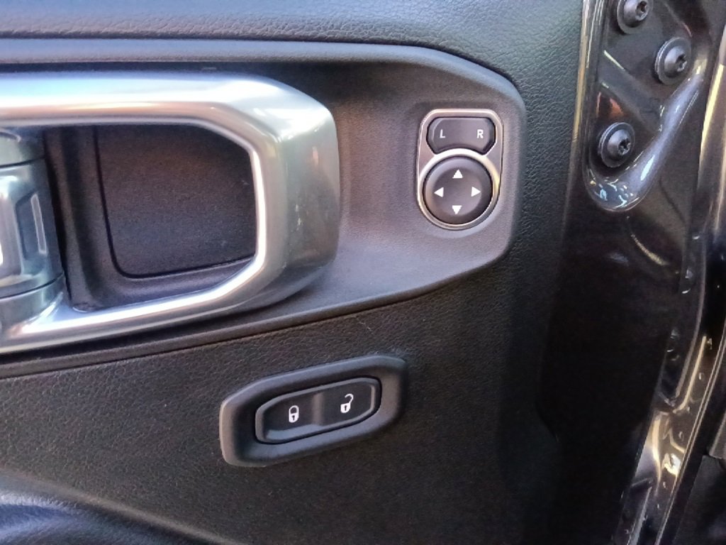 Used 2022 Jeep Gladiator Mojave w/ Cold Weather Group image 12