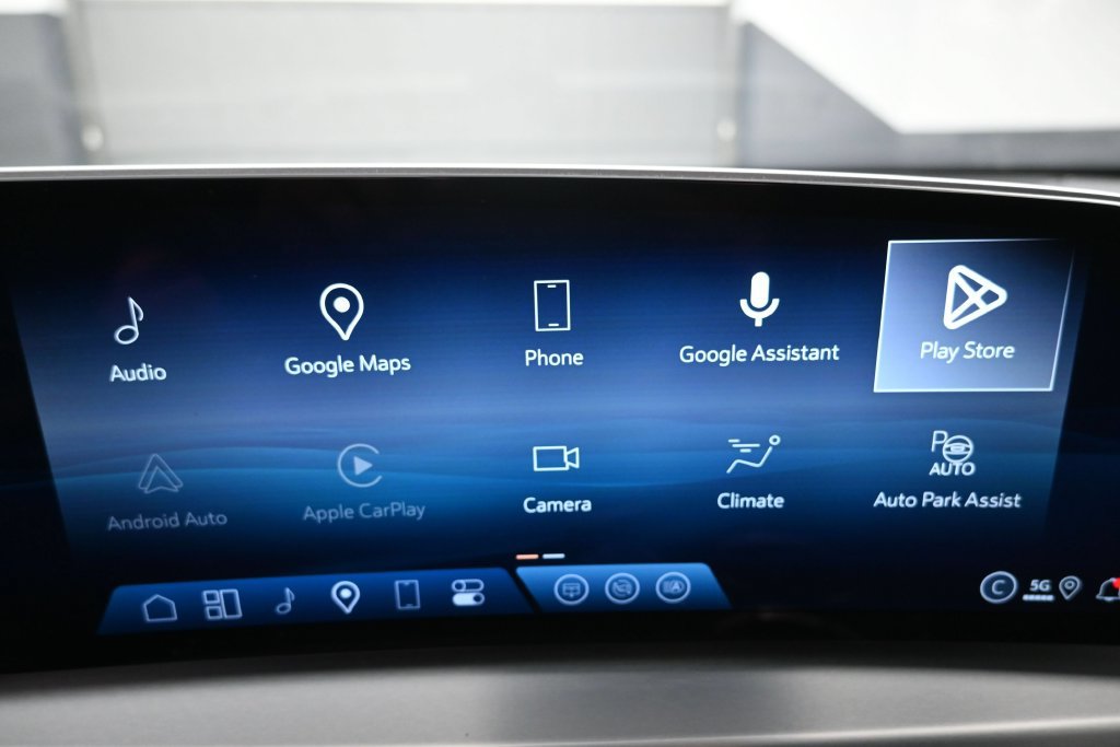 Used 2024 Cadillac Lyriq Luxury RWD image 17