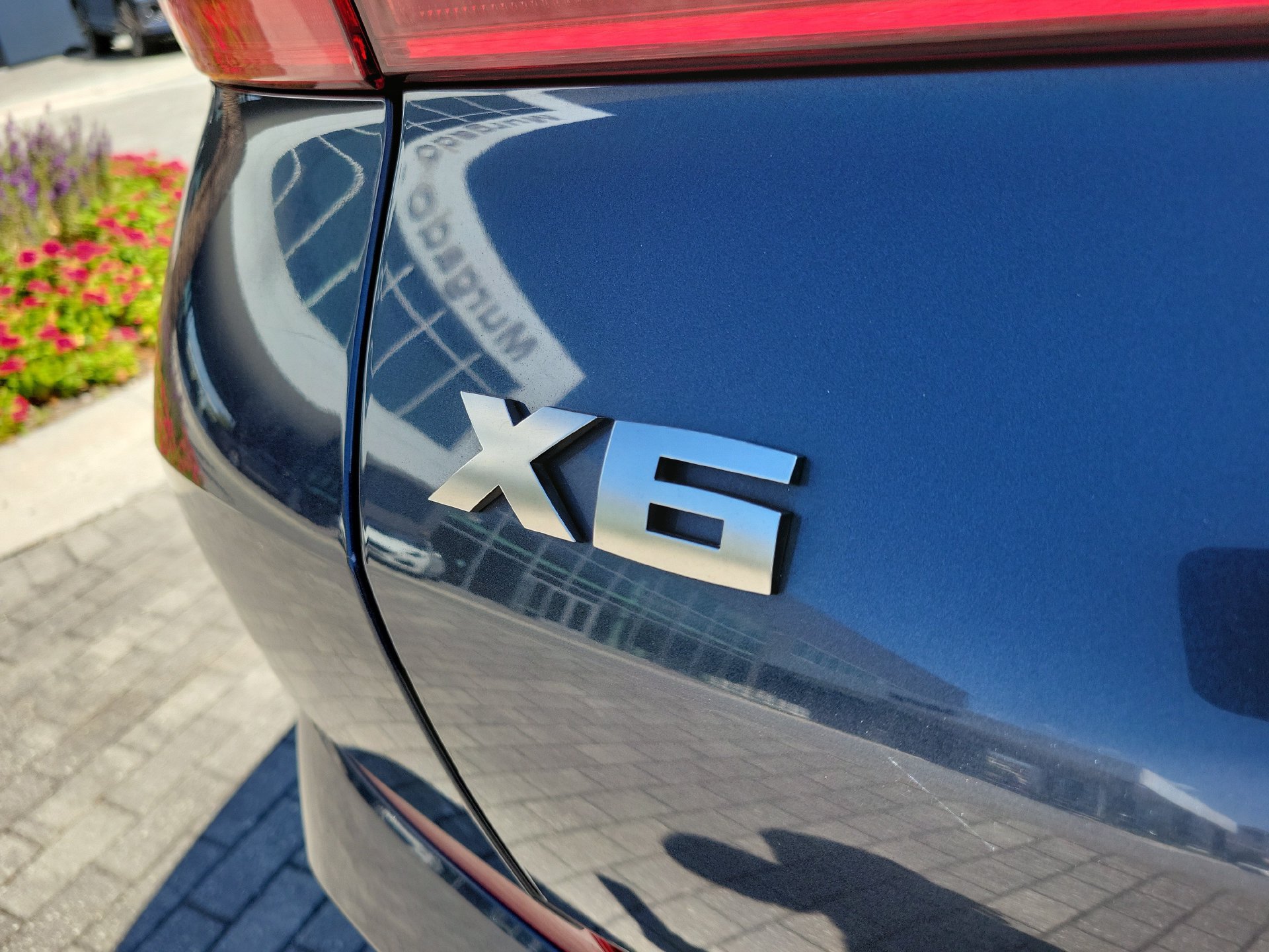 Used 2020 BMW X6 M50i AWD/4WD image 11