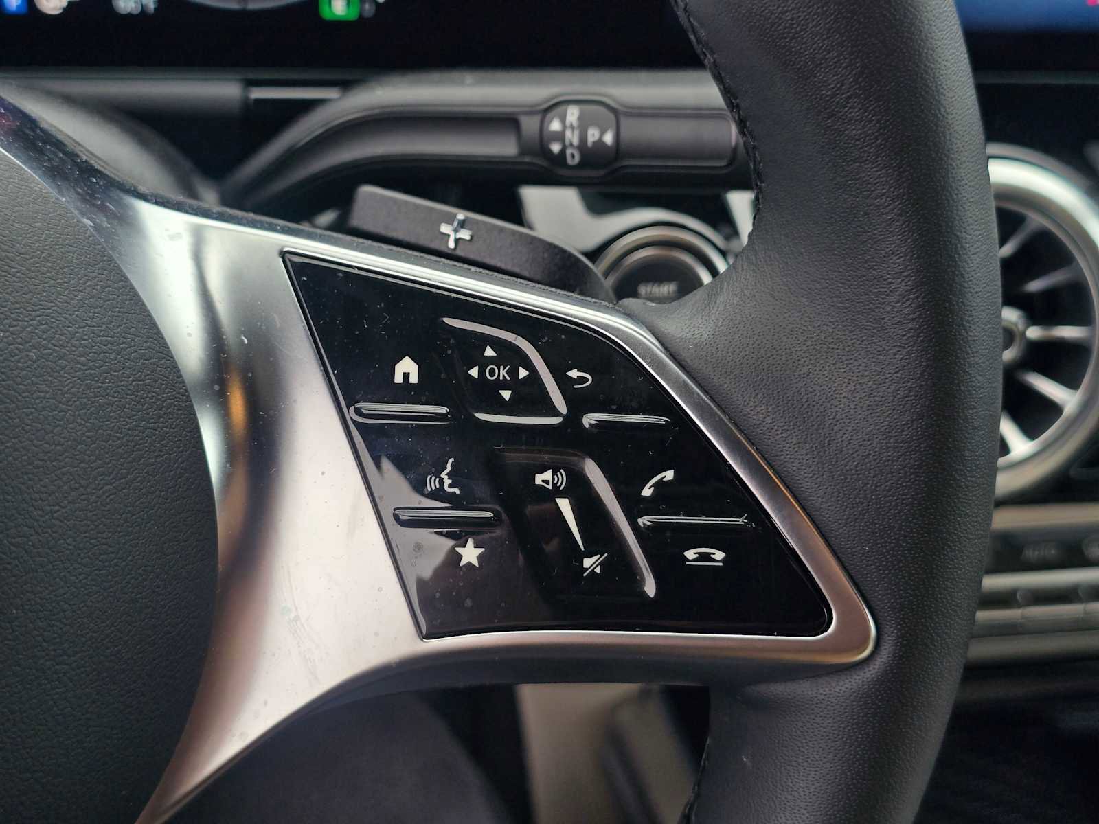 Used 2025 Mercedes-Benz GLA 250 4MATIC image 34