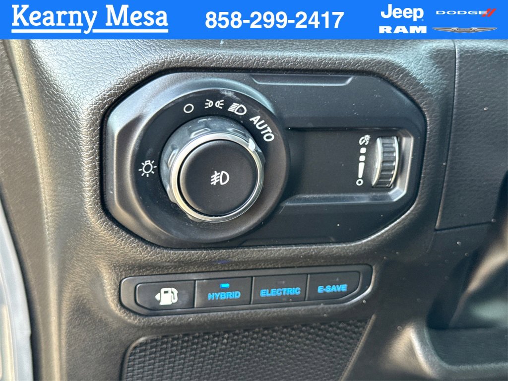 Used 2023 Jeep Wrangler Unlimited Sahara image 27