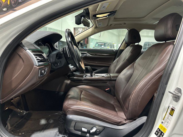 Used 2017 BMW 740i xDrive AWD/4WD image 5
