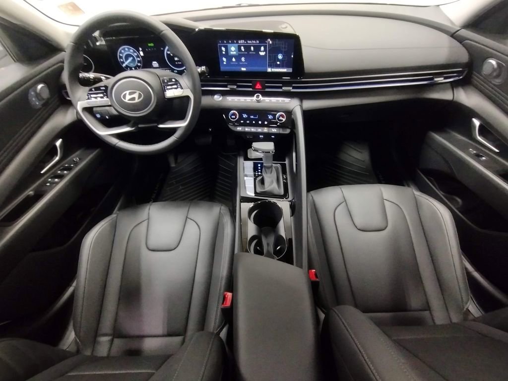 New 2026 Hyundai Elantra Limited FWD image 39
