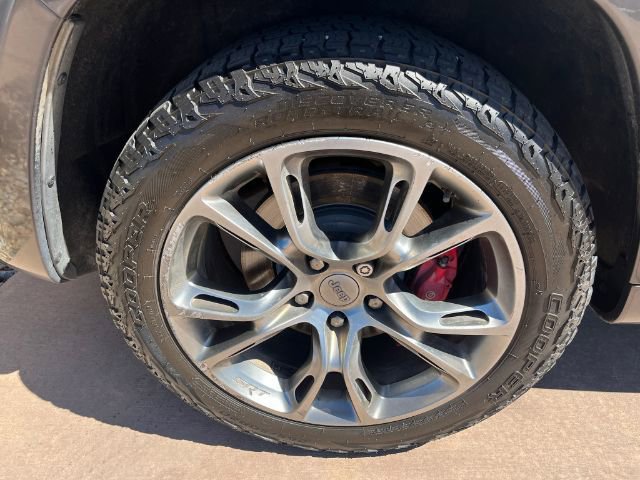 Used 2014 Jeep Grand Cherokee SRT8 w/ Luxury Group II image 16