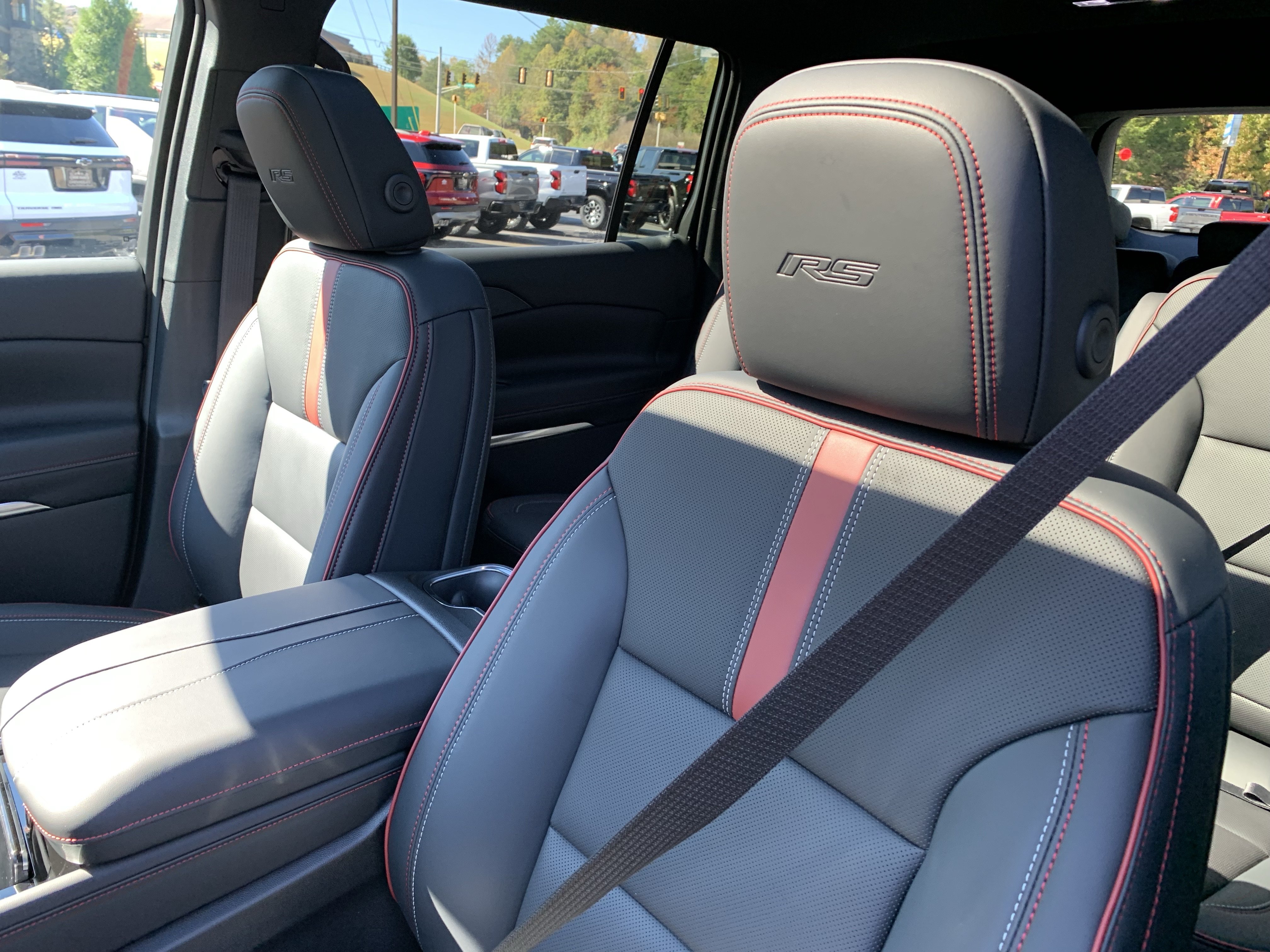 New 2027 Chevrolet Traverse RS w/ LPO, Floor Liner Package AWD/4WD image 12