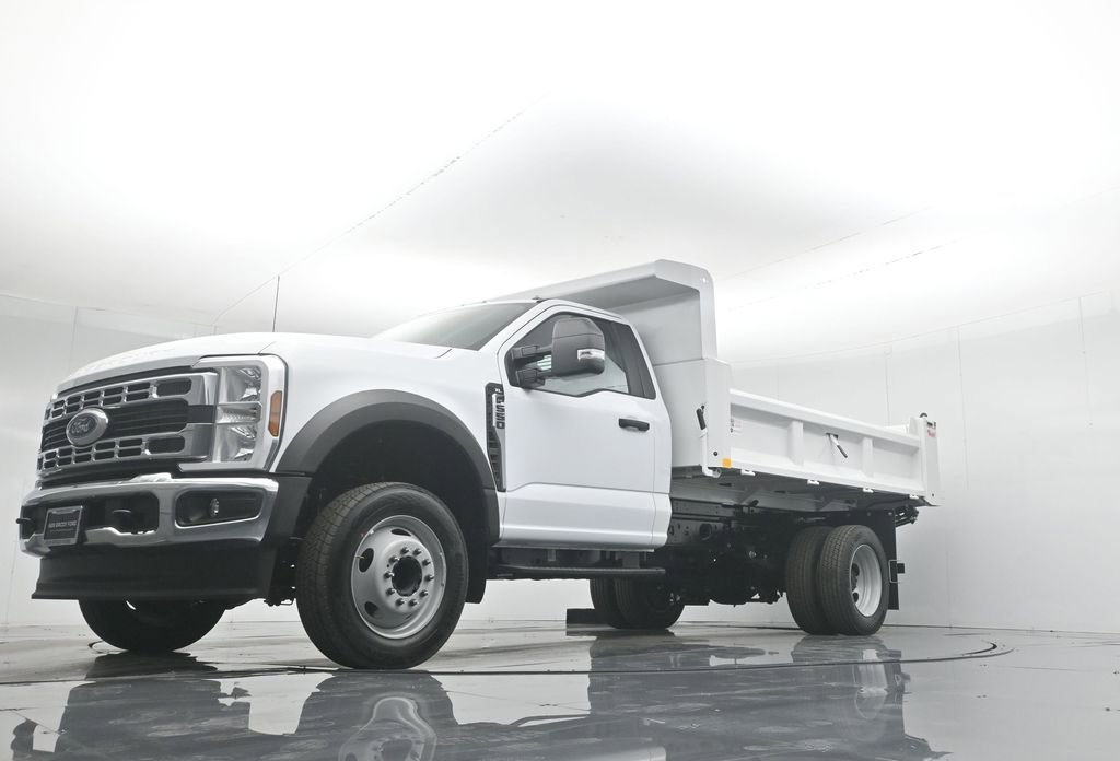New 2025 Ford F550 2WD Regular Cab Super Duty image 39