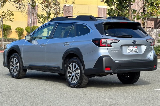 Used 2025 Subaru Outback Premium w/ Popular Package #1A image 6