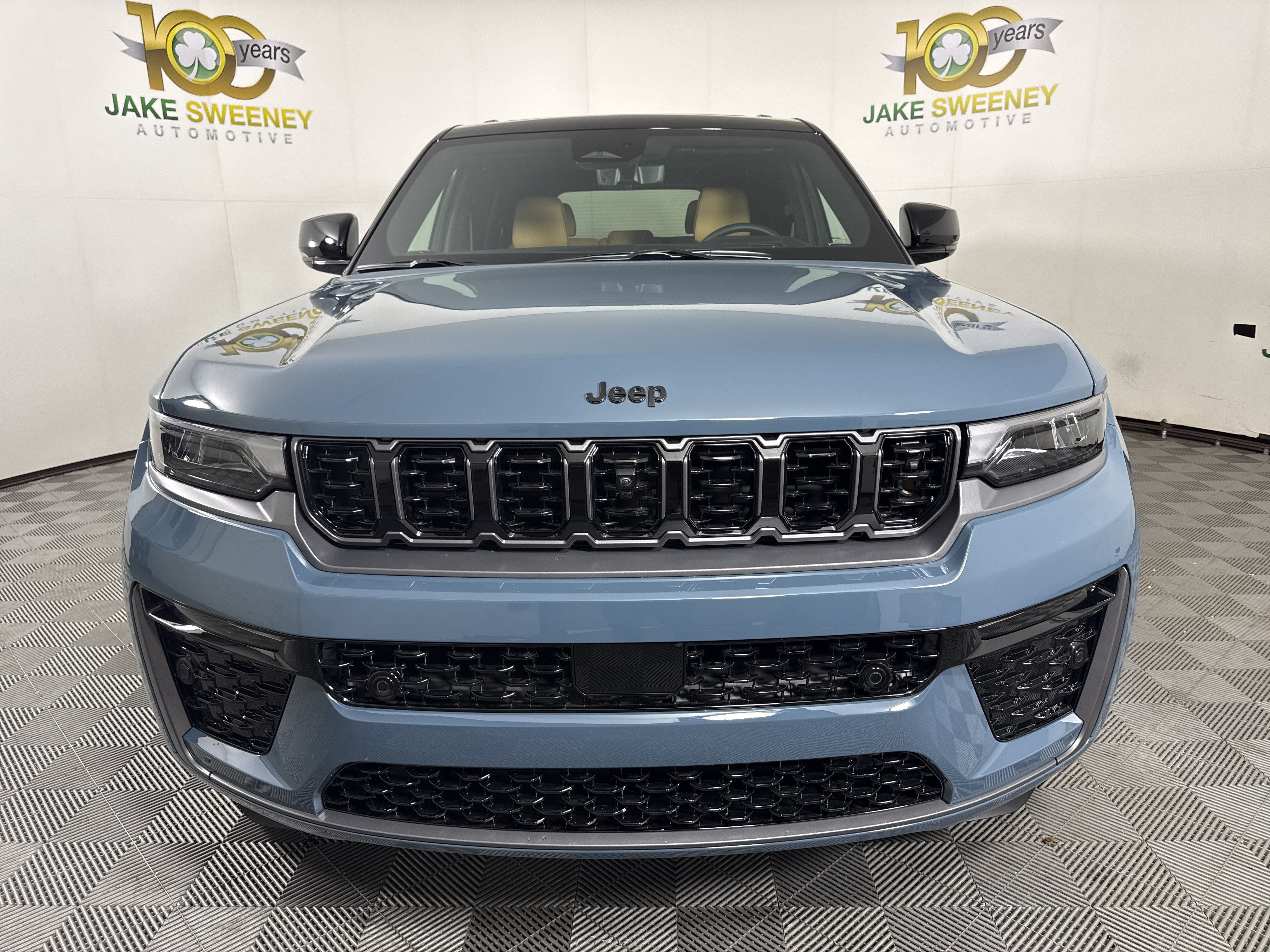 New 2027 Jeep Grand Cherokee Summit AWD/4WD image 3