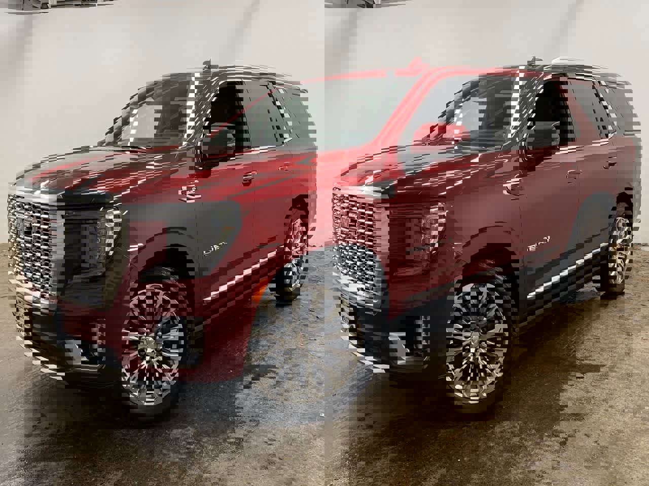 Used 2024 GMC Yukon Denali w/ Advanced Technology Package image 1
