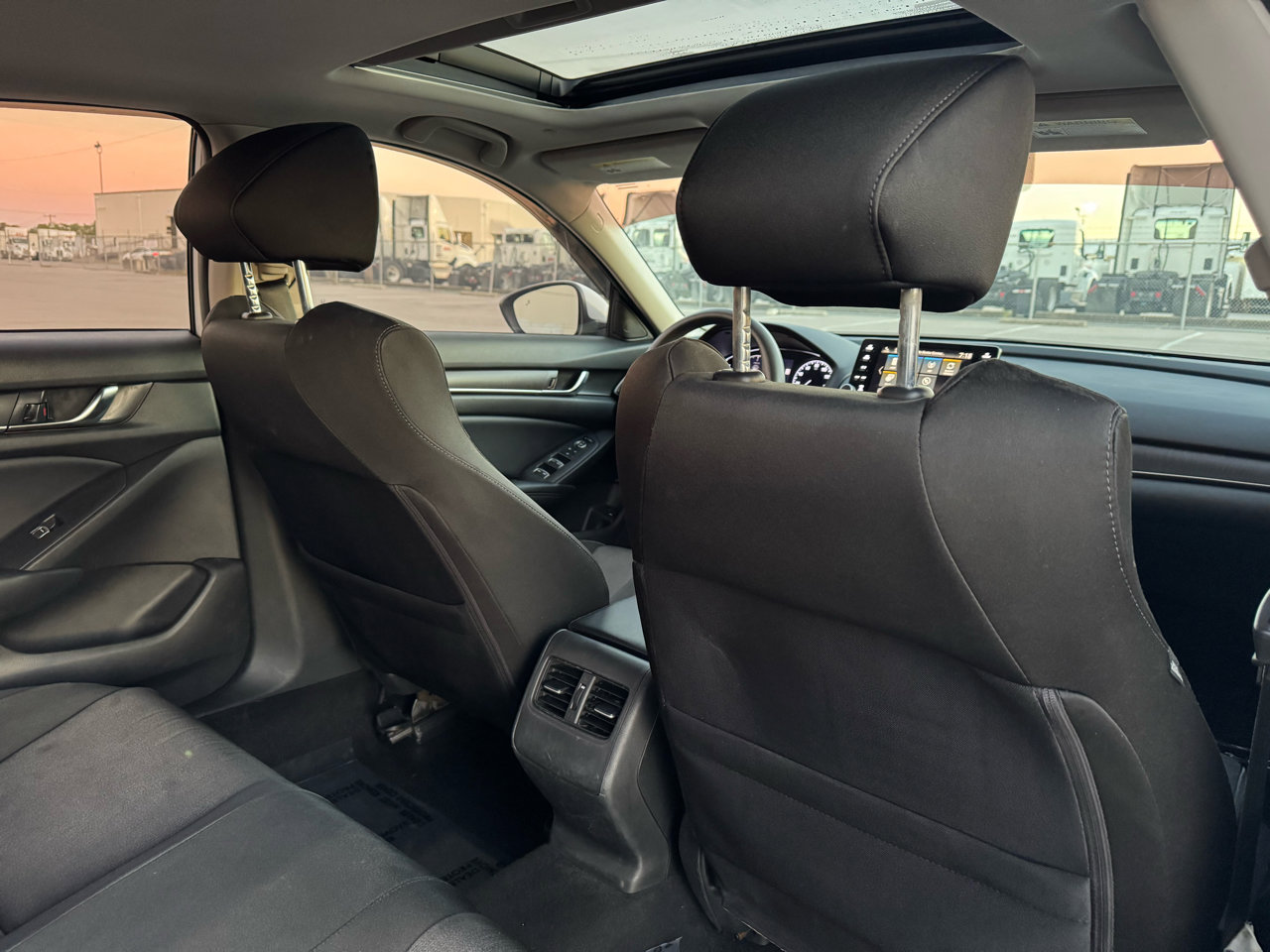 Used 2018 Honda Accord EX image 21