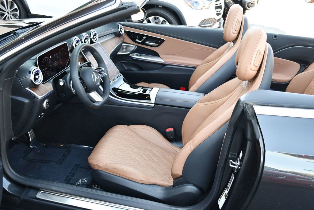 Used 2024 Mercedes-Benz CLE 450 4MATIC Cabriolet image 53