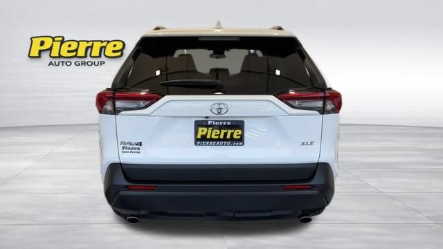 Used 2025 Toyota RAV4 XLE FWD image 3