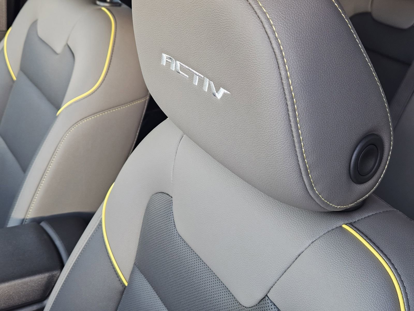 New 2026 Chevrolet Trax ACTIV w/ Sunroof Package image 26