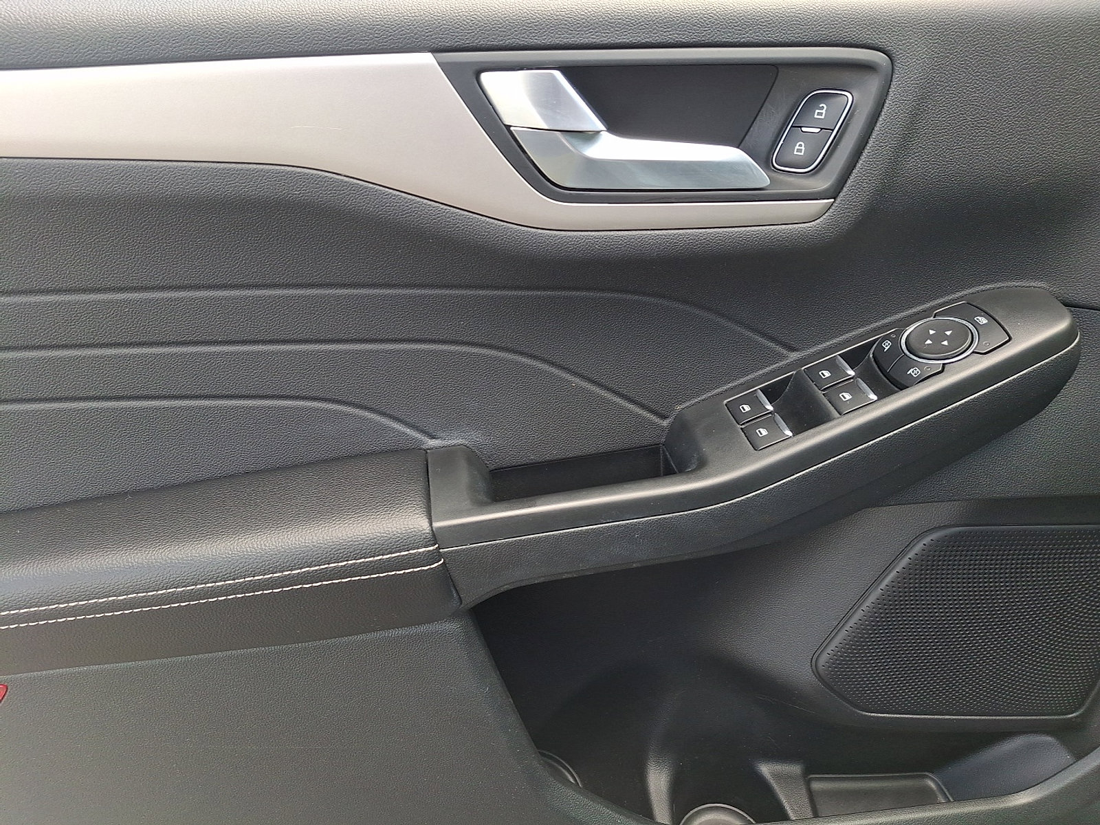 Certified 2022 Ford Escape SEL image 12