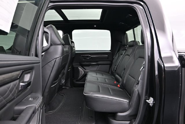 Used 2025 RAM 1500 Limited AWD/4WD image 26