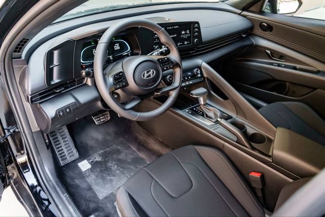 New 2025 Hyundai Elantra Sport FWD image 5