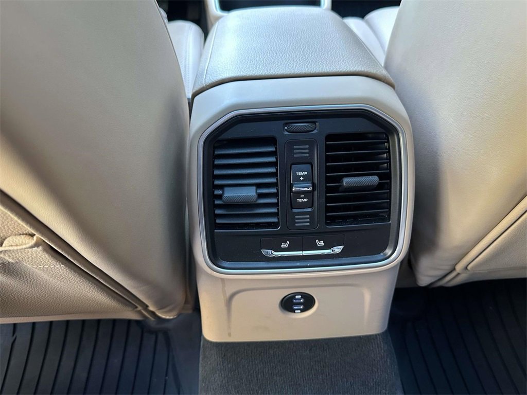 Certified 2025 Porsche Macan Turbo image 13