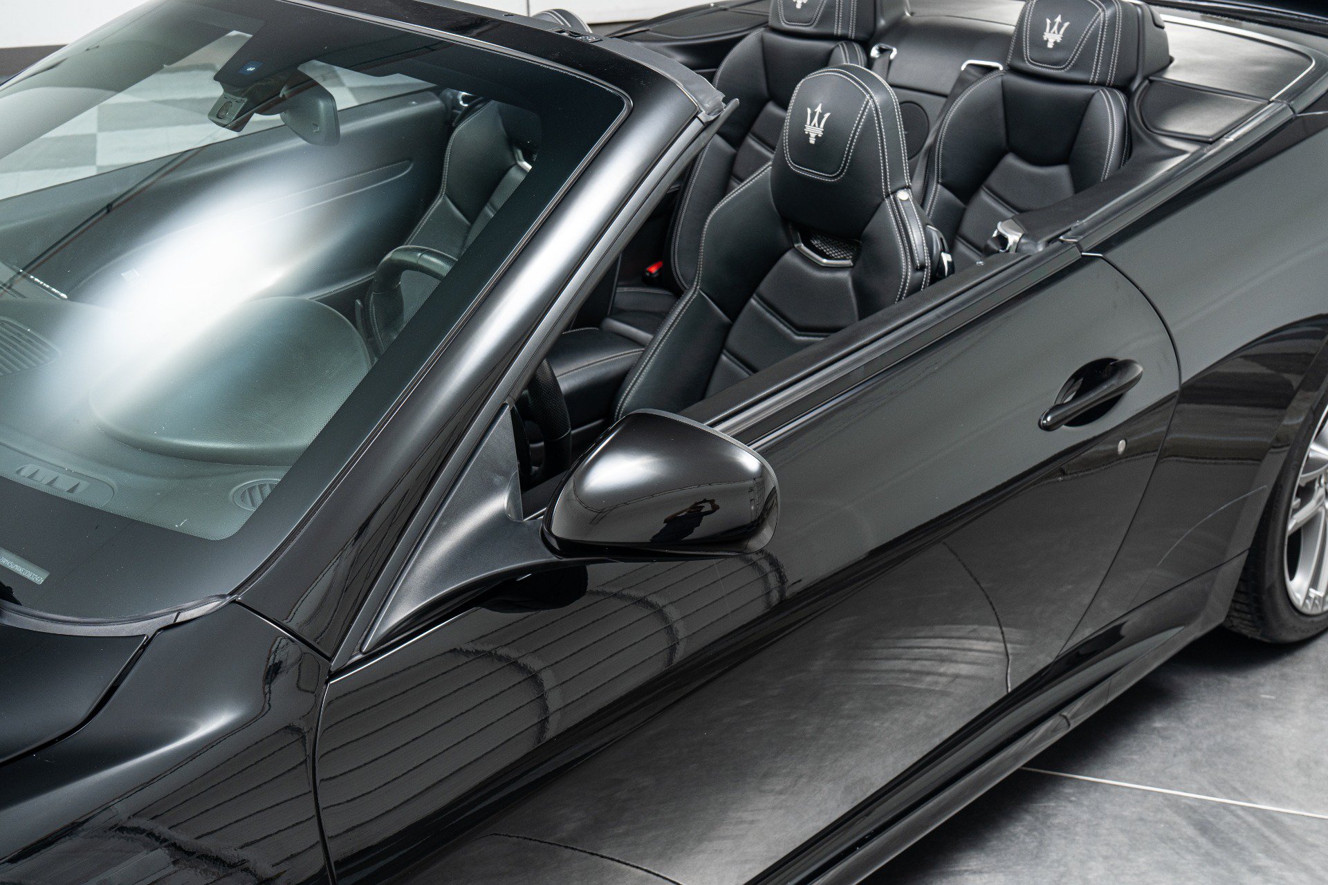 Used 2014 Maserati GranTurismo Convertible RWD image 36