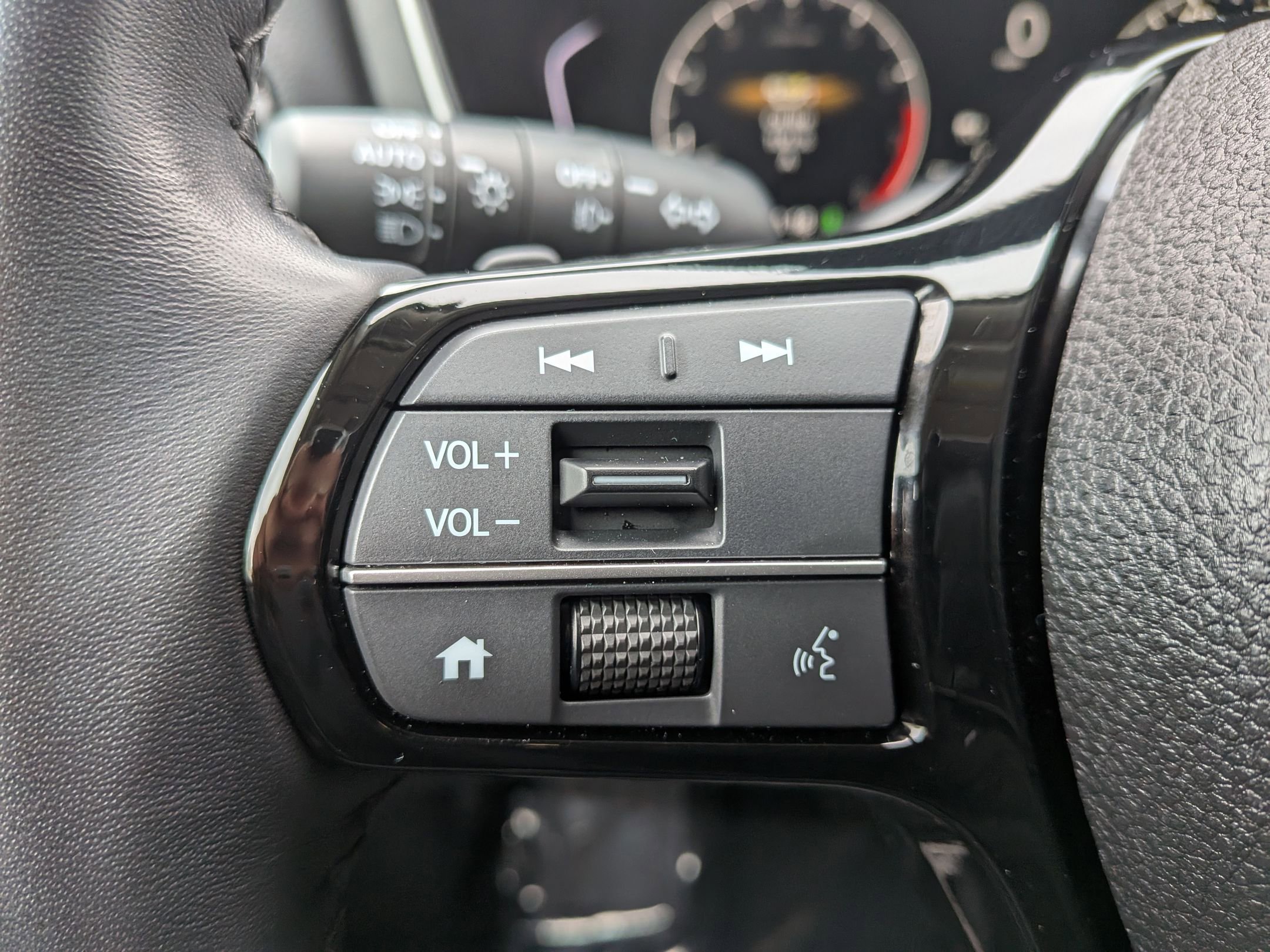 Used 2025 Honda Pilot EX-L image 14