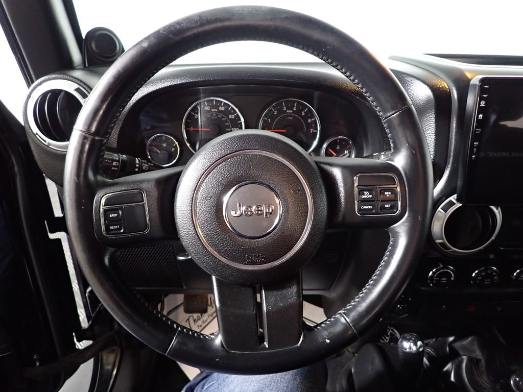 Used 2014 Jeep Wrangler Rubicon w/ Power Convenience Group AWD/4WD image 23