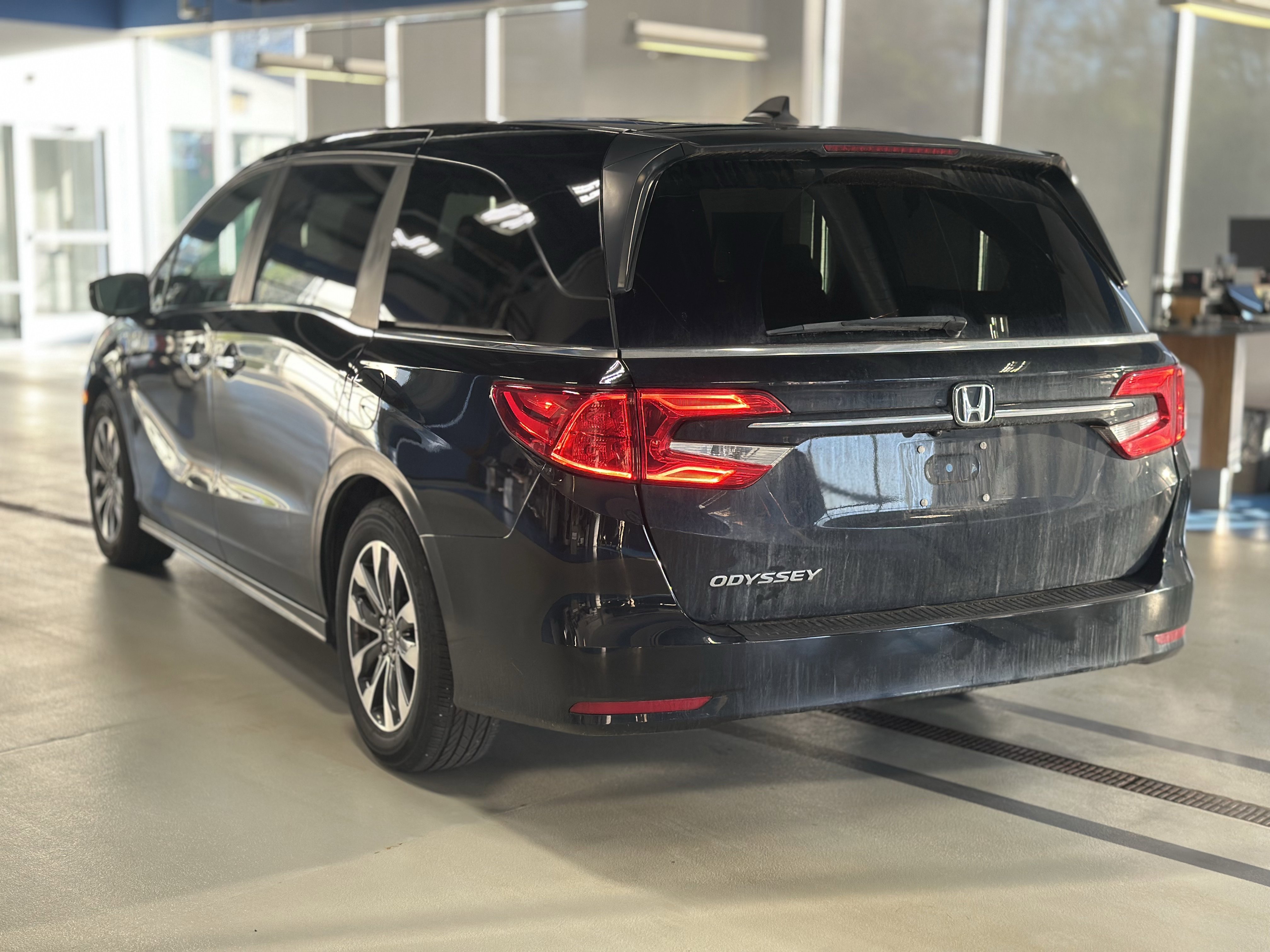 Used 2023 Honda Odyssey EX-L image 8