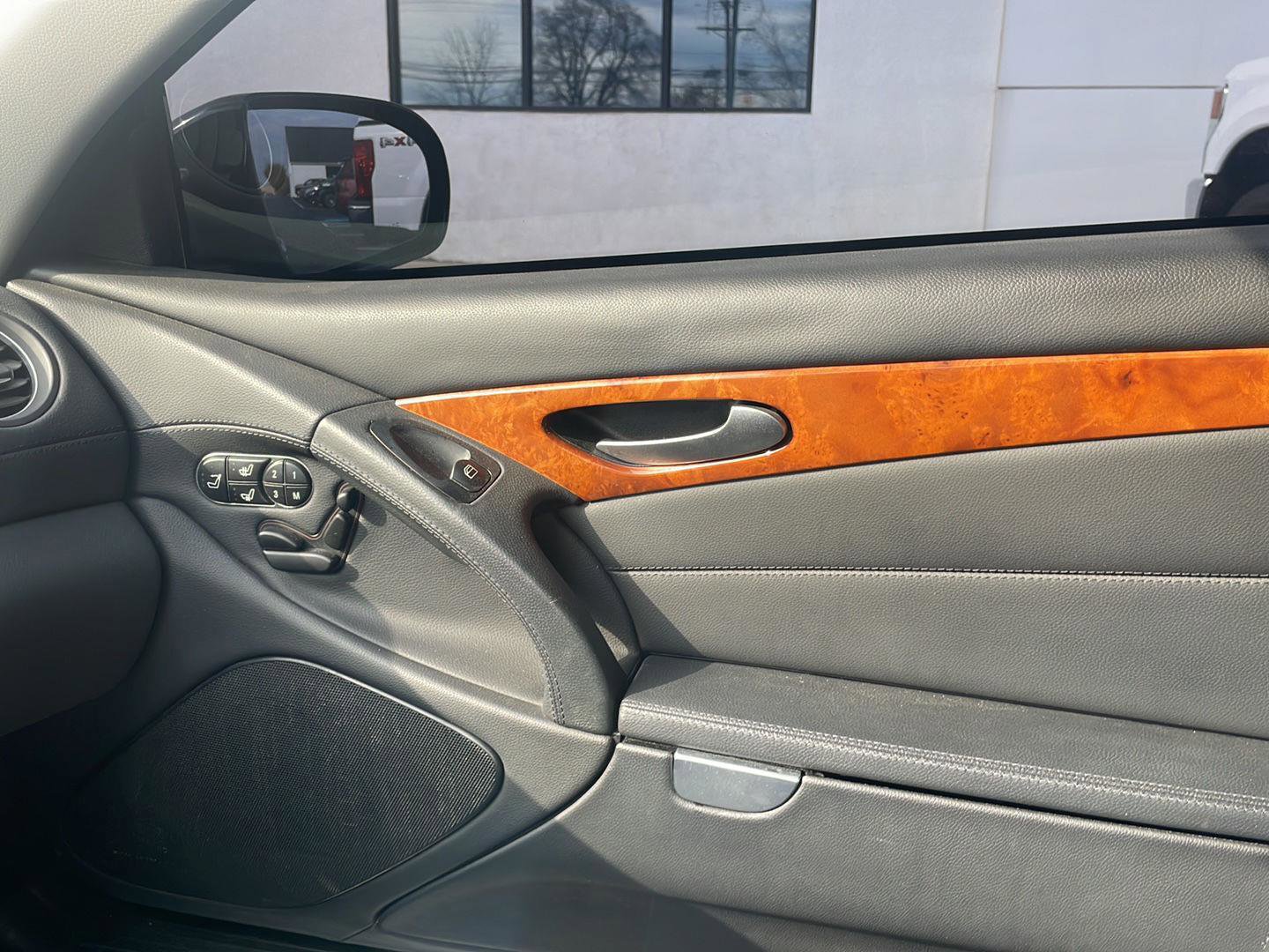 Used 2009 Mercedes-Benz SL 550 image 11