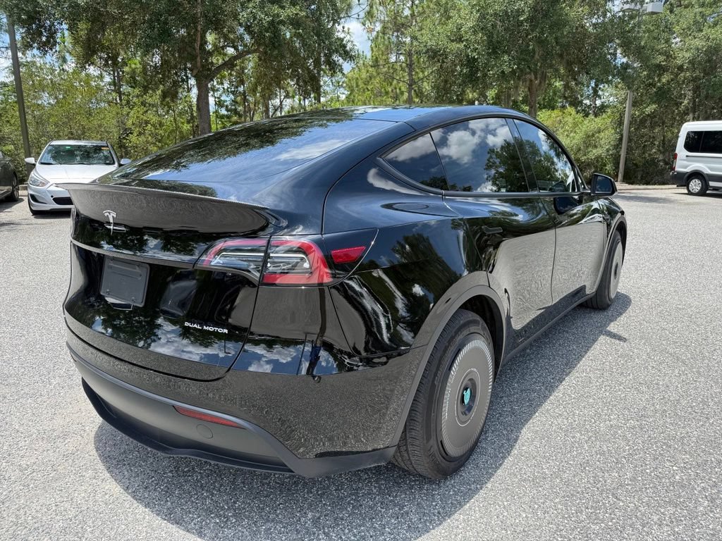 Used 2022 Tesla Model Y Long Range AWD/4WD image 9