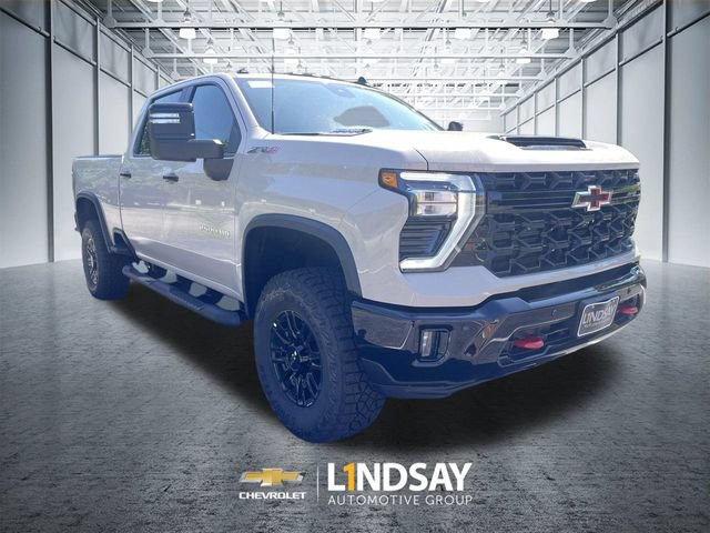 New 2026 Chevrolet Silverado 2500 ZR2 AWD/4WD image 2