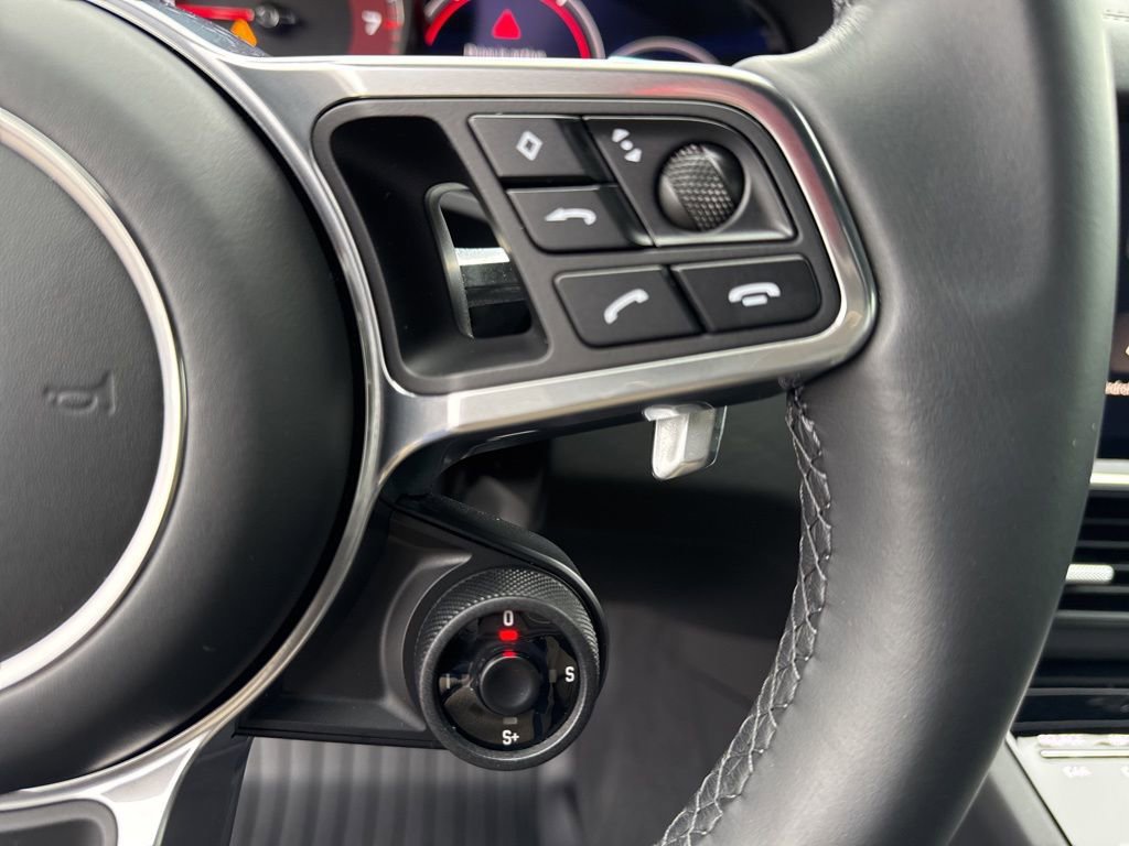 Used 2023 Porsche Cayenne GTS image 34