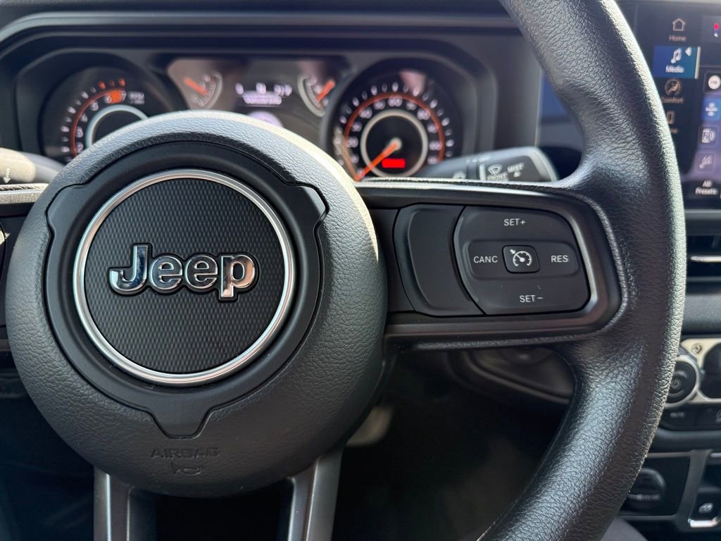 Used 2025 Jeep Wrangler Sport image 18