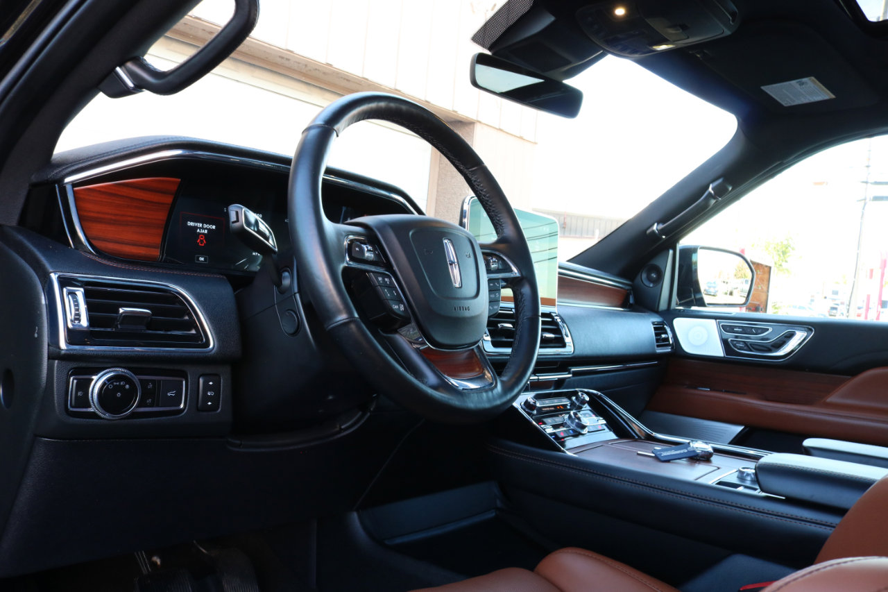 Used 2020 Lincoln Navigator L Reserve w/ Luxury Package image 25