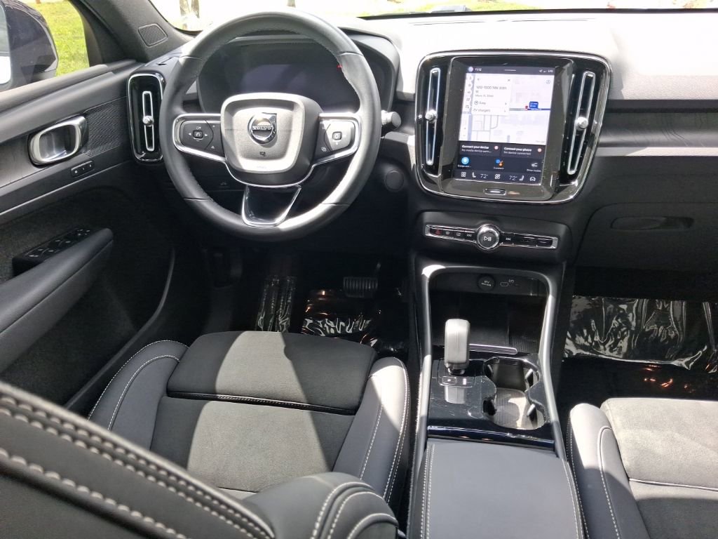 Used 2023 Volvo C40 P8 Recharge Plus image 10