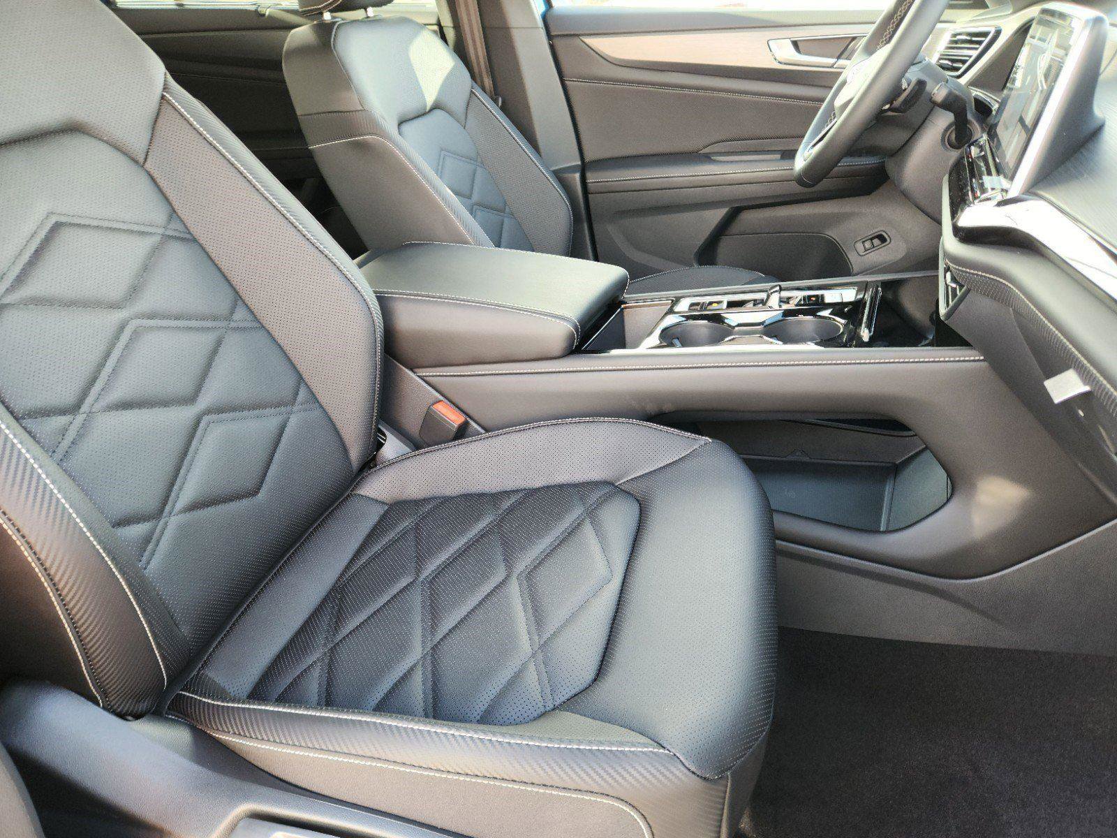 New 2025 Volkswagen Atlas Cross Sport SE image 14