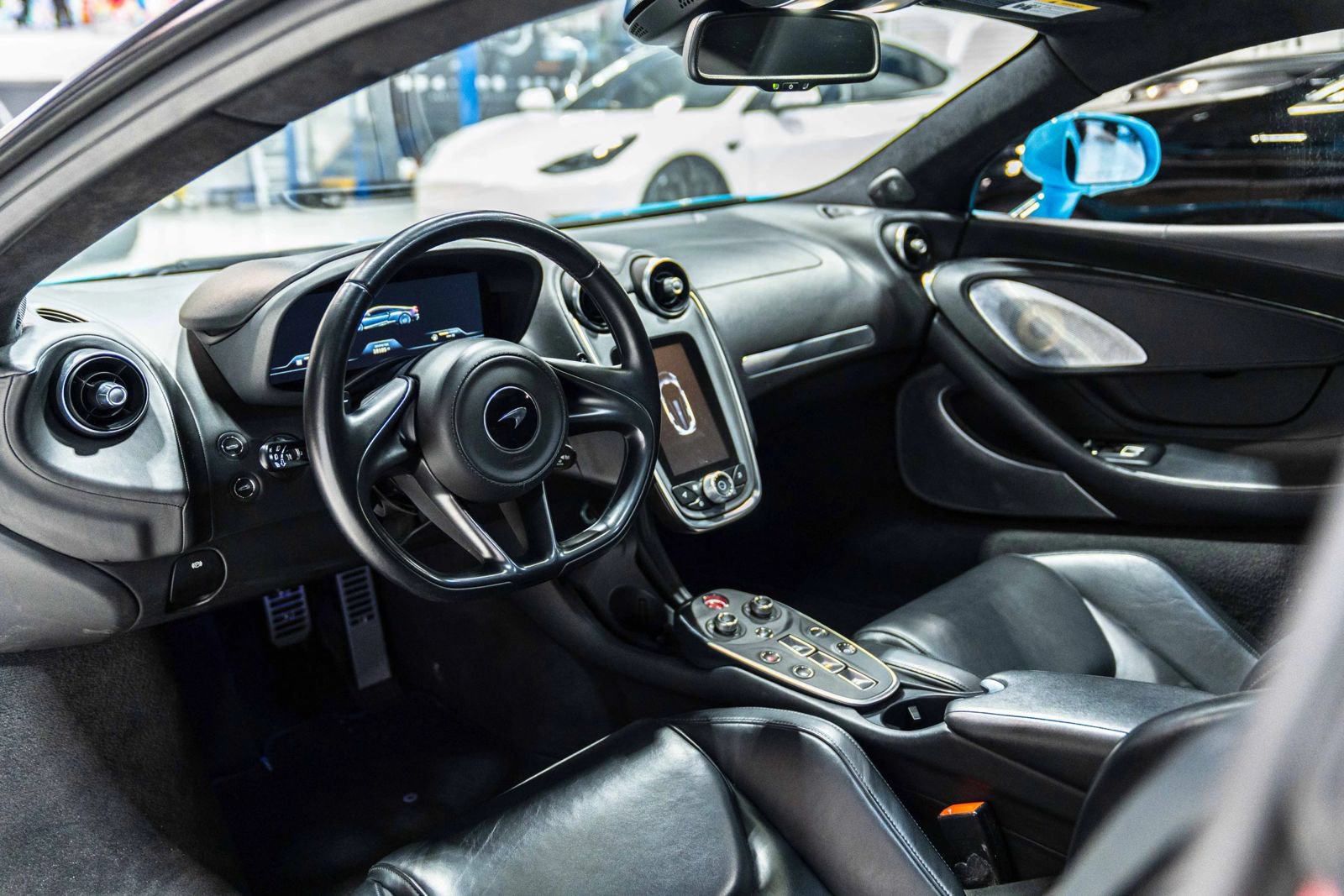 Used 2023 McLaren GT RWD image 13
