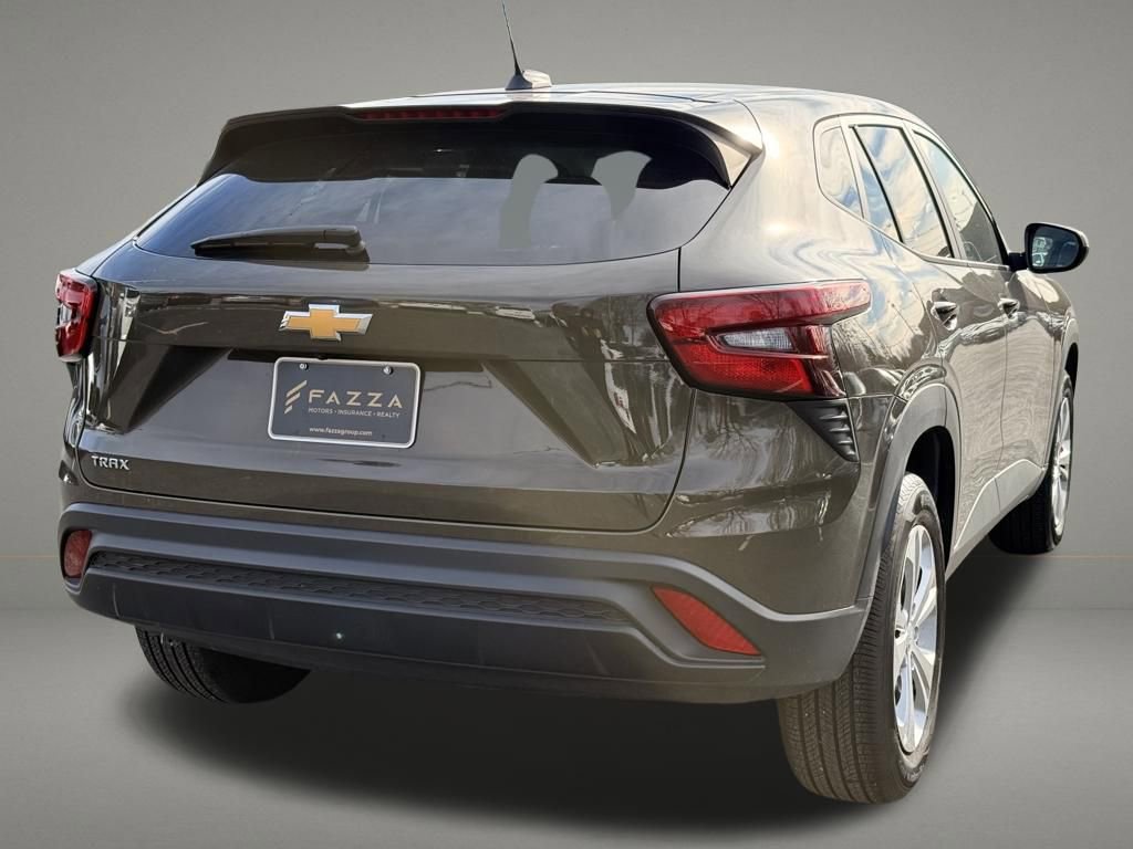 Used 2024 Chevrolet Trax LS image 5