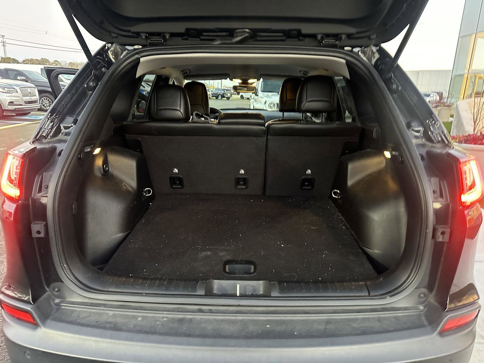 Used 2021 Jeep Cherokee Latitude Lux image 24