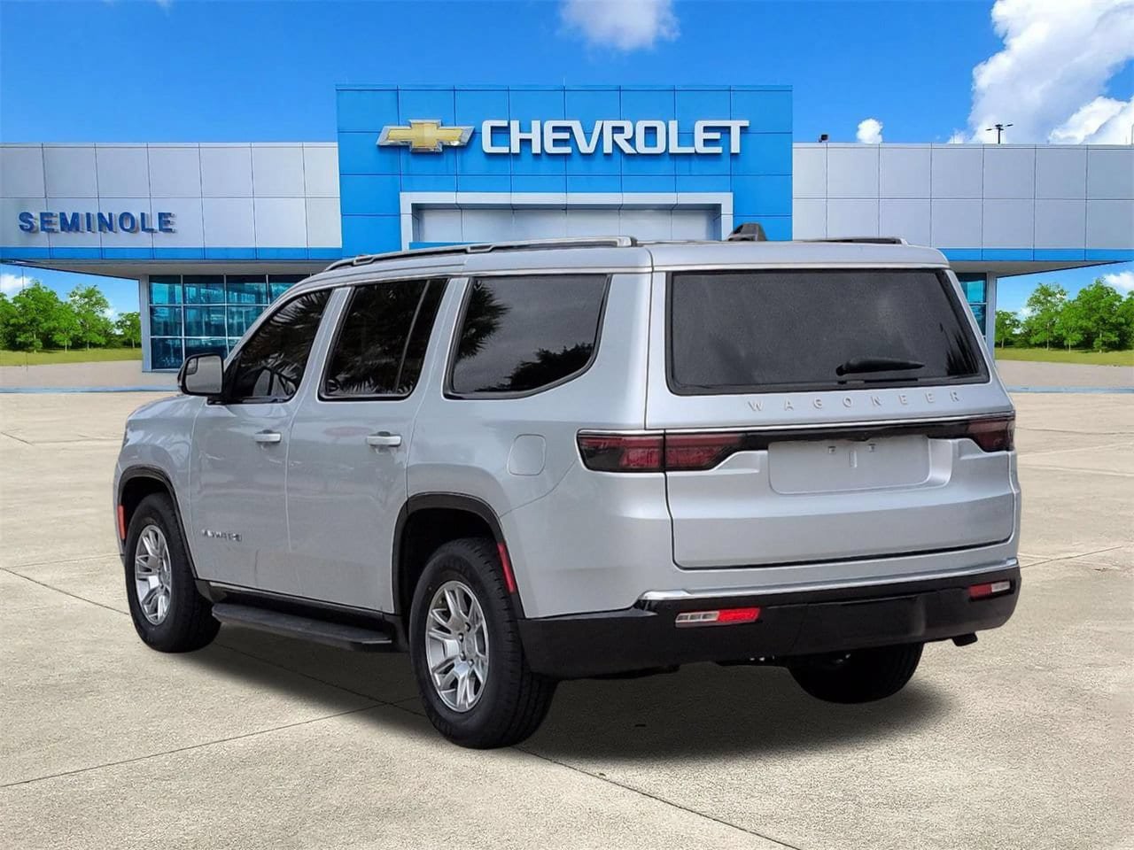 Used 2024 Jeep Wagoneer 4WD image 3