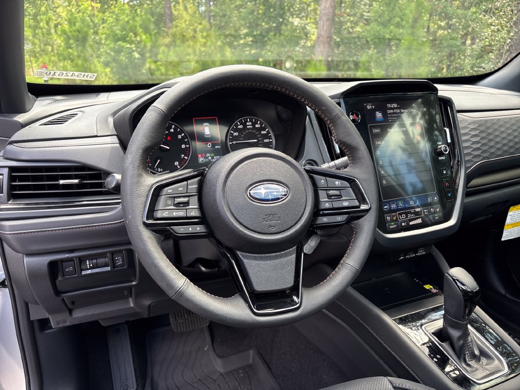 Used 2025 Subaru Forester Touring w/ Popular Package - Touring AWD/4WD image 8