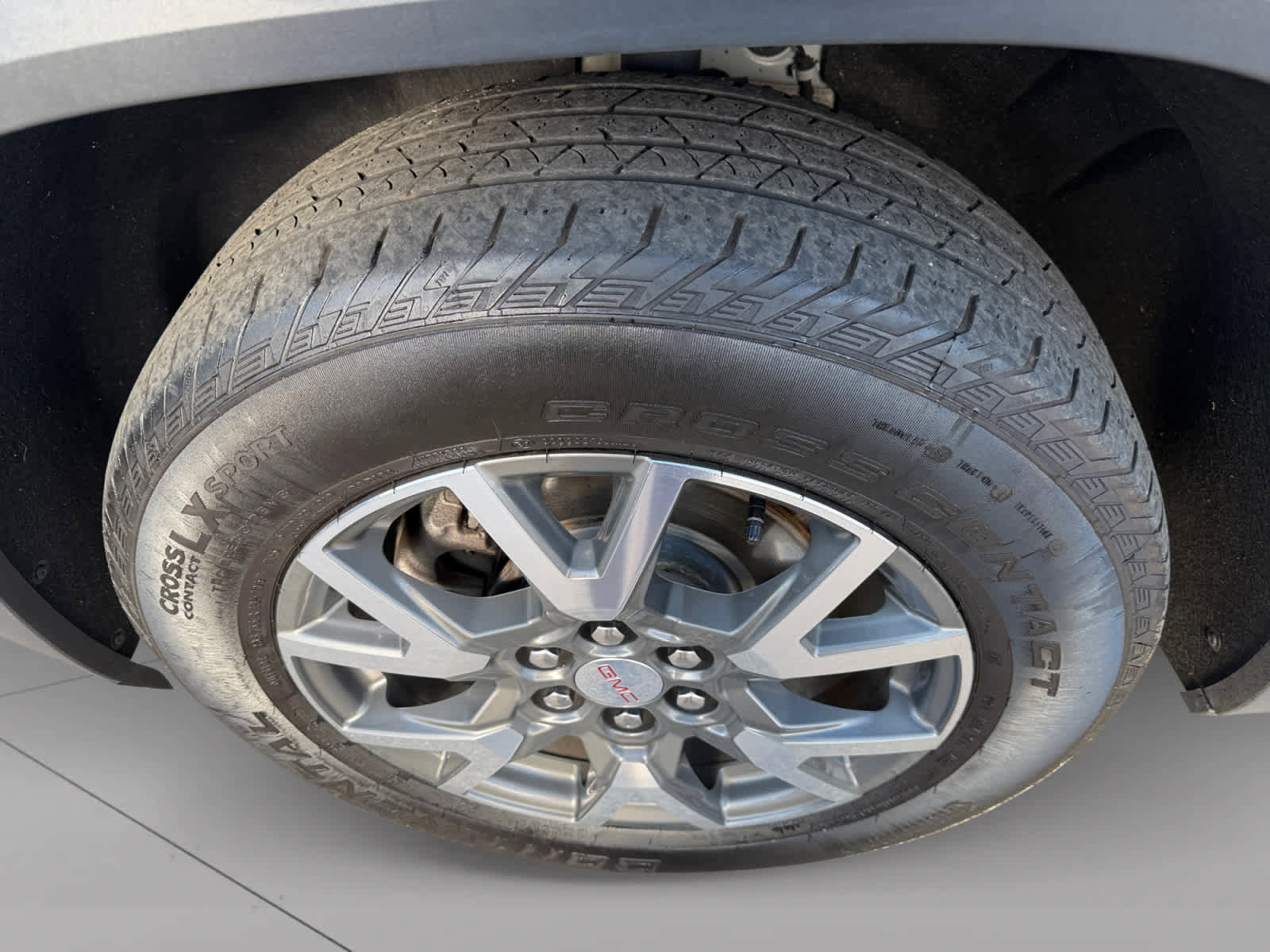 Used 2023 GMC Acadia SLE w/ Driver Convenience Package image 9