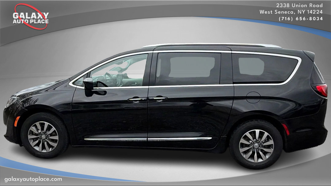 Used 2020 Chrysler Pacifica Touring-L Plus image 8