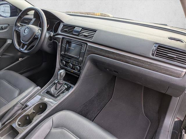 Used 2018 Volkswagen Passat 2.0T SE FWD image 21
