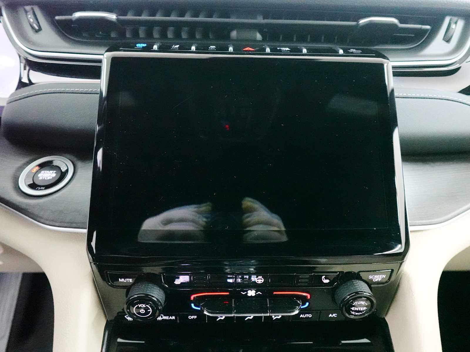 Used 2023 Jeep Grand Cherokee 4WD 4xe image 22