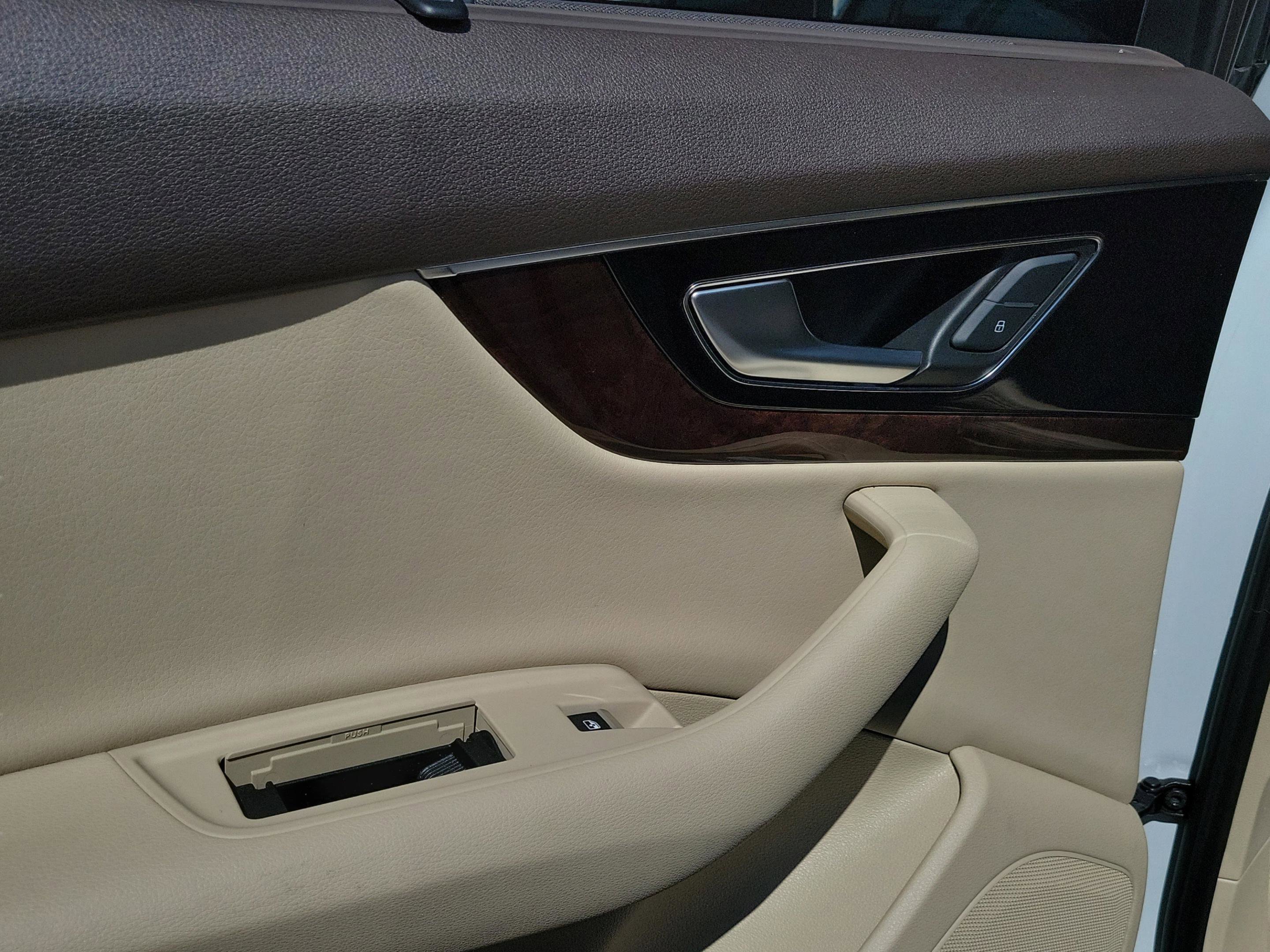 Used 2019 Audi Q7 3.0T Prestige AWD/4WD image 8