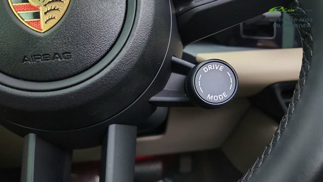 Used 2025 Porsche Macan Electric RWD image 43
