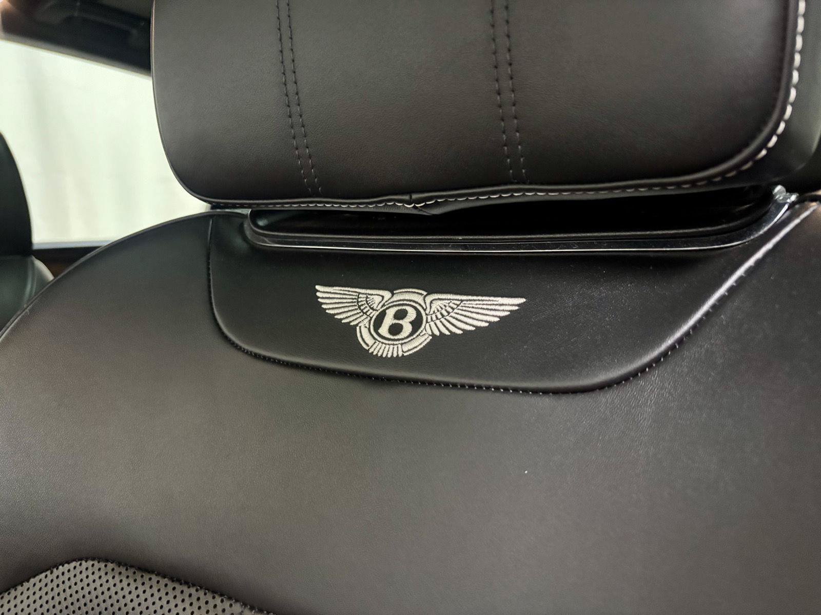 Used 2018 Bentley Bentayga AWD/4WD image 17