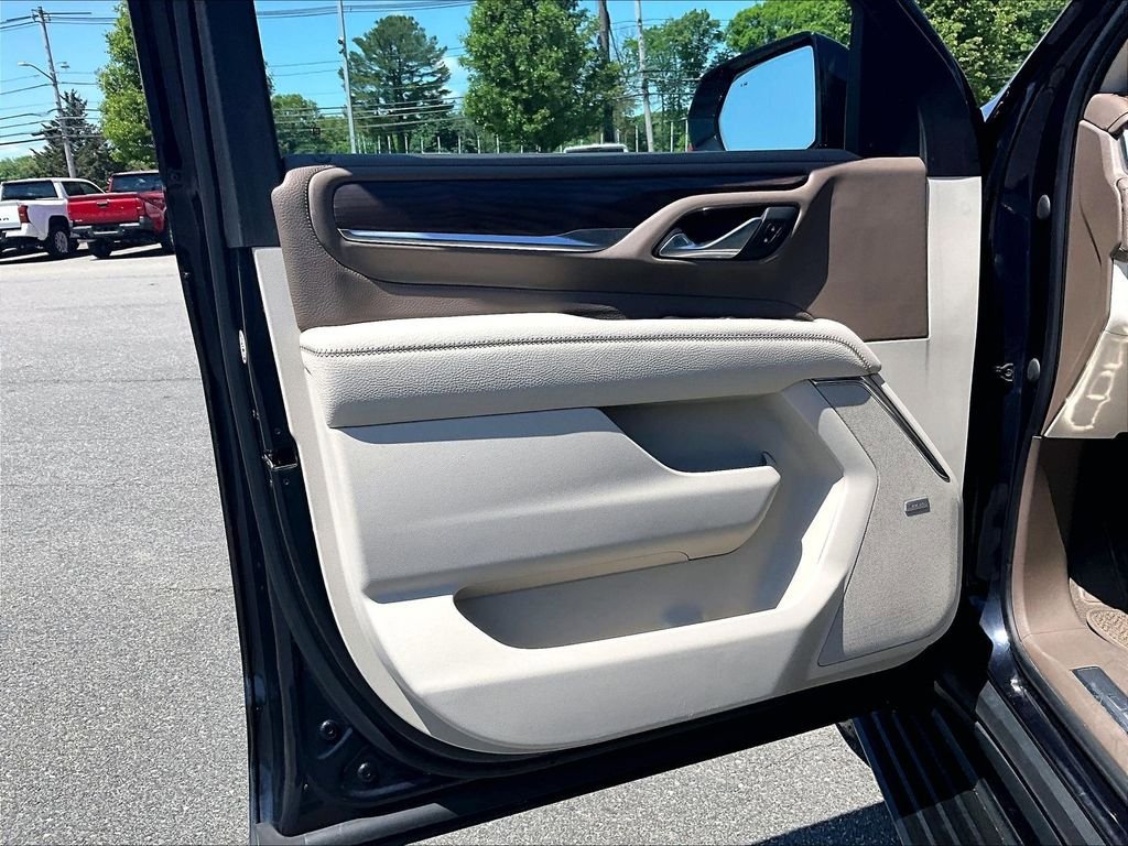 Used 2022 GMC Yukon Denali AWD/4WD image 9