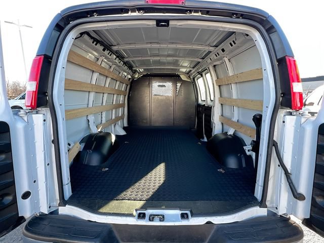 Used 2024 GMC Savana 2500 w/ Driver Convenience Package RWD image 21